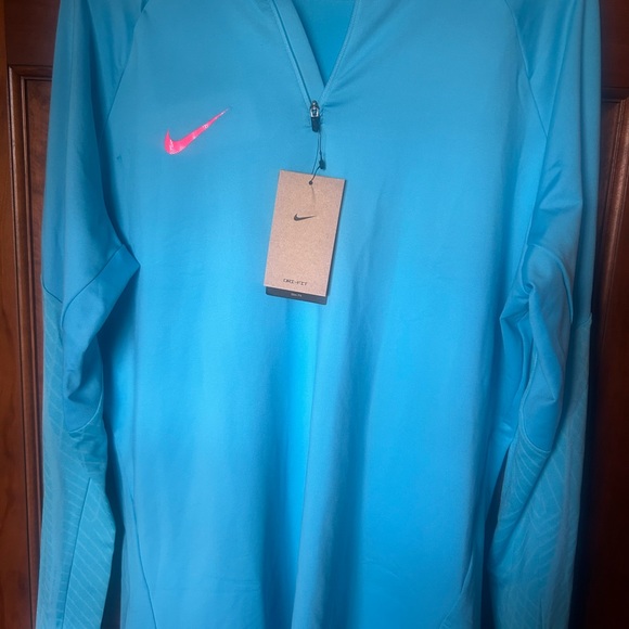 Nike Tops - Nike Aqua Long Sleeve Top with Pink Swoosh